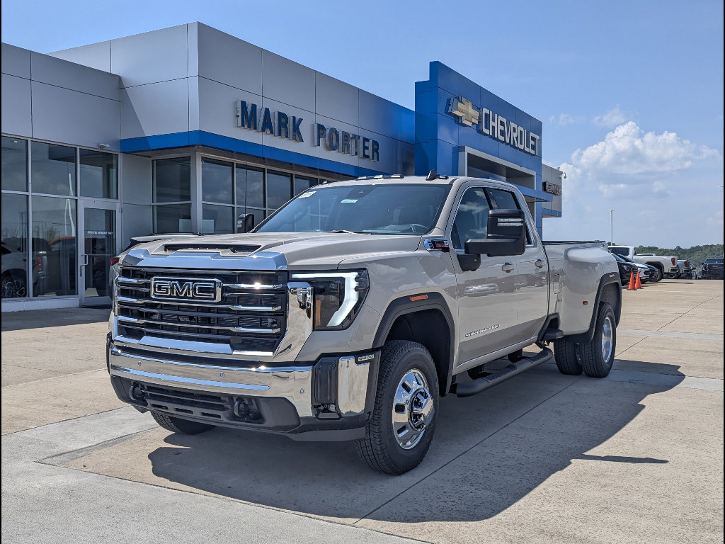 New 2026 GMC Sierra 3500 SLE w/ SLE Value Package AWD/4WD image 1