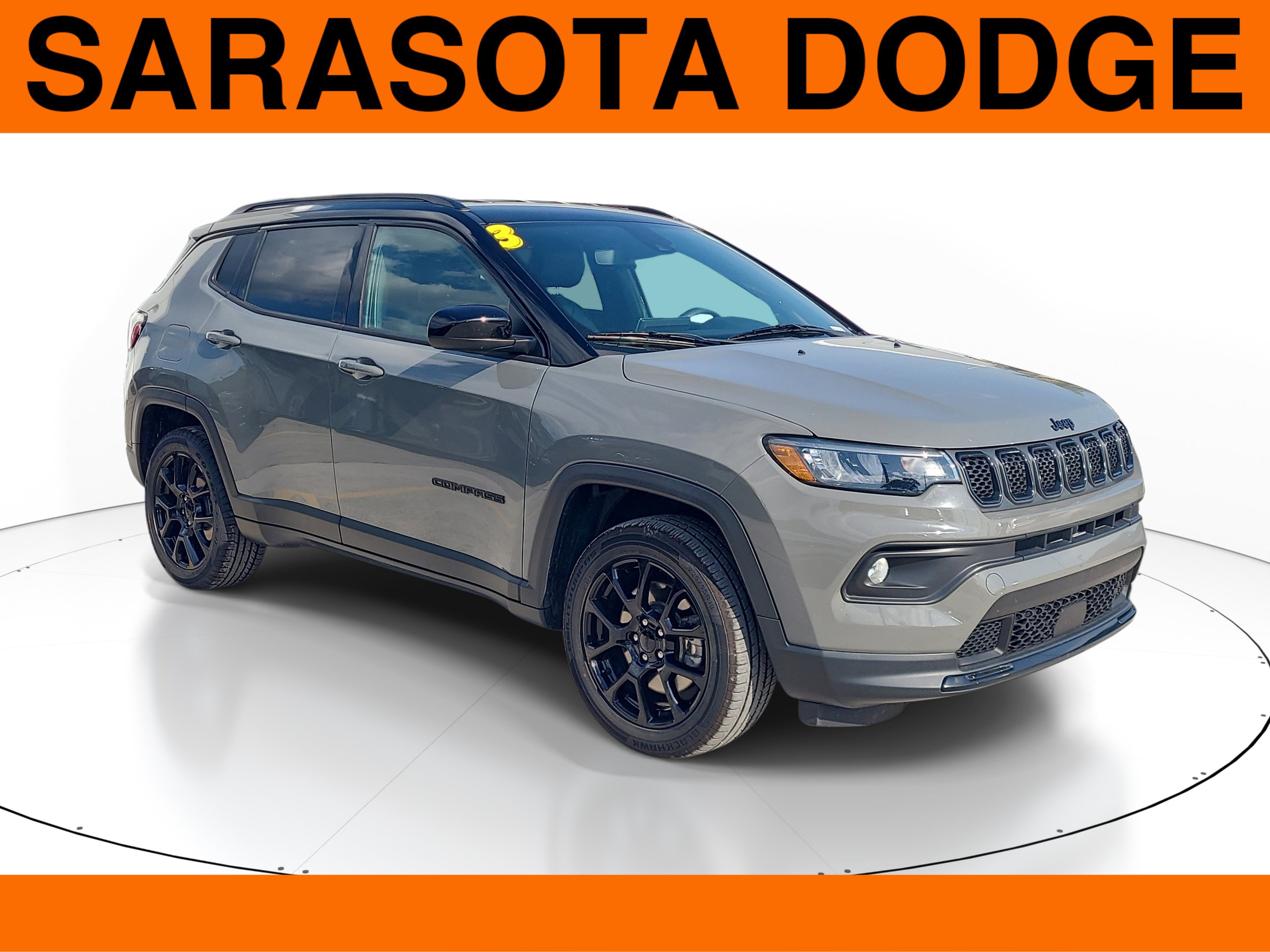 Used 2023 Jeep Compass Latitude AWD/4WD image 1