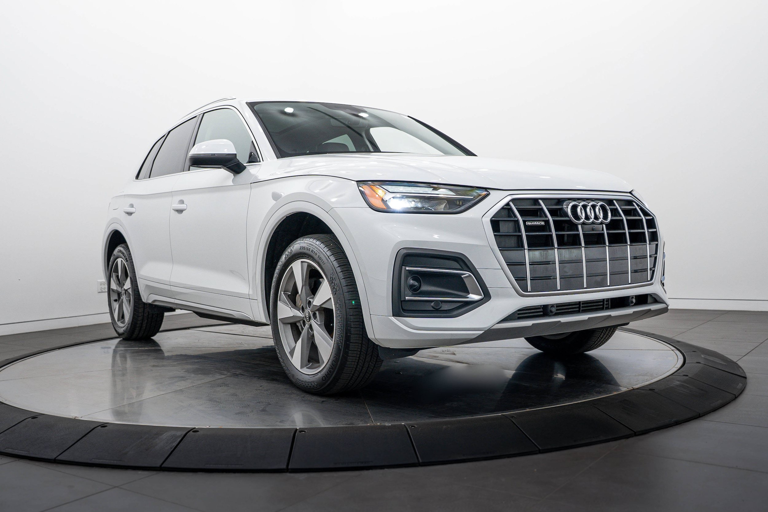 Certified 2024 Audi Q5 2.0T Premium Plus w/ Premium Plus Package AWD/4WD image 1