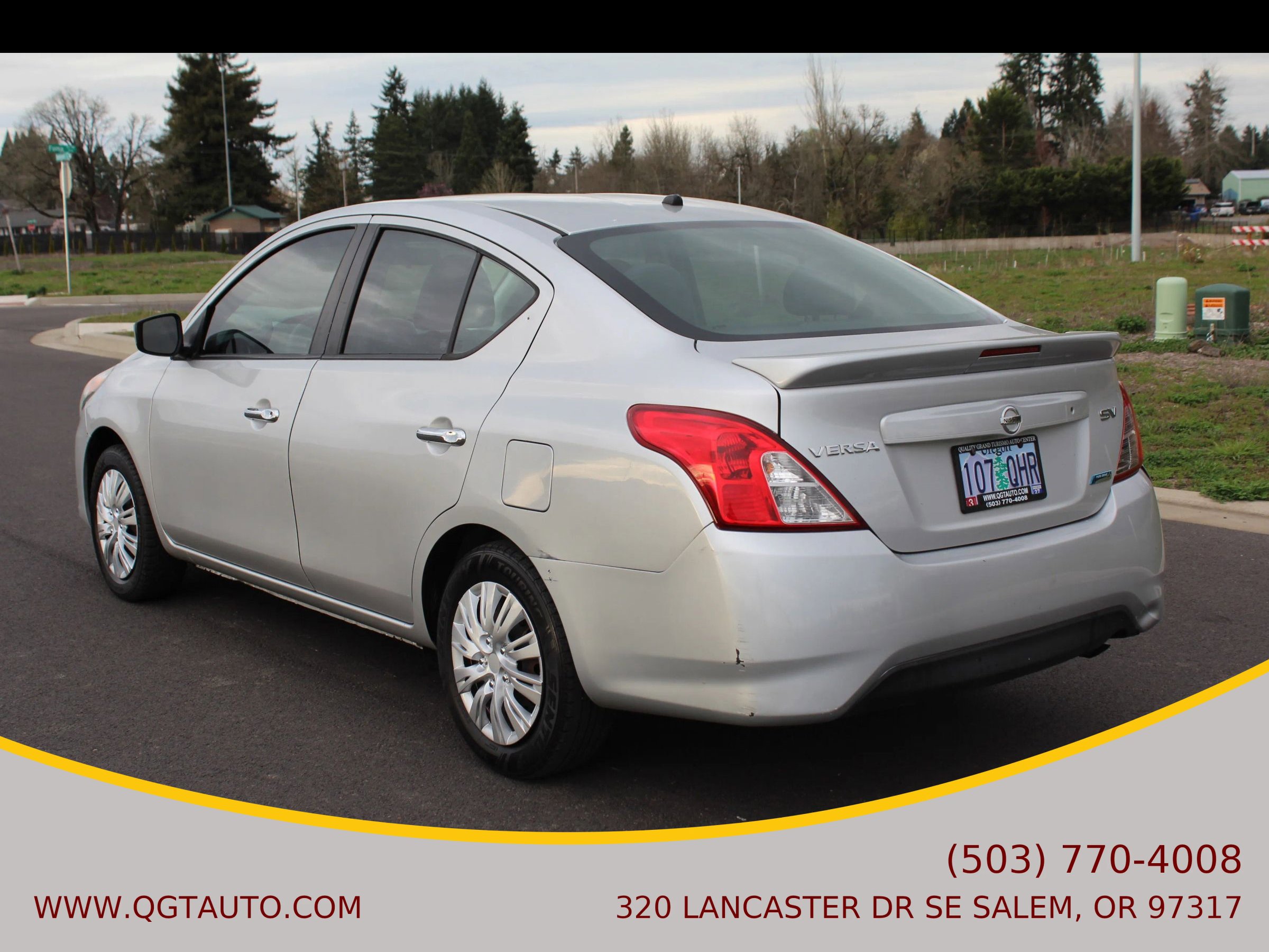 Used 2016 Nissan Versa SV image 3