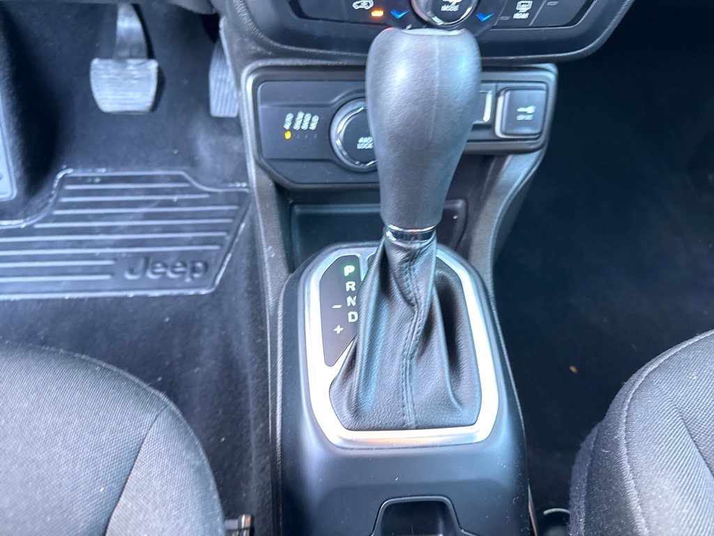 Used 2021 Jeep Renegade Latitude image 12