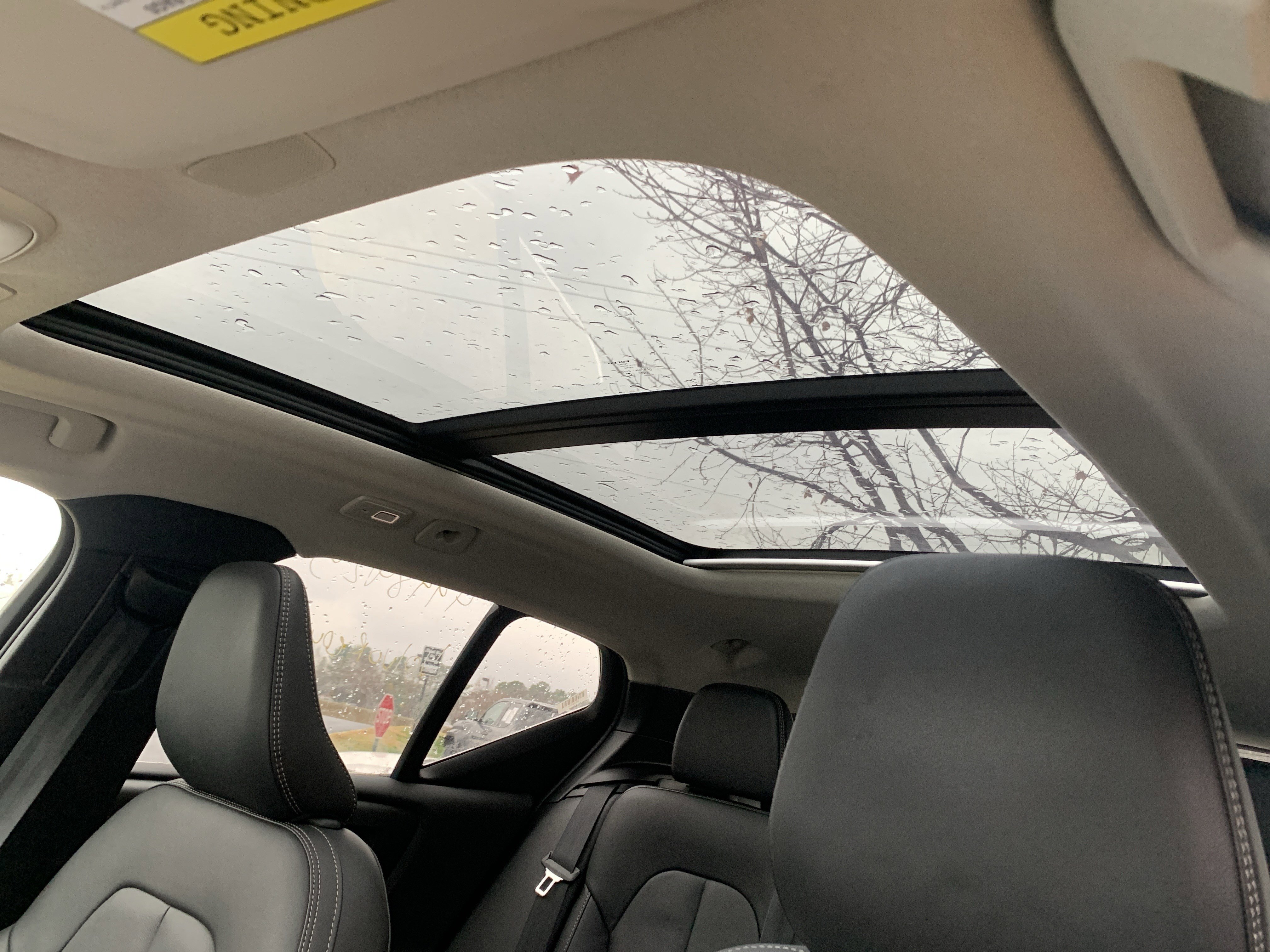 Used 2025 Volvo XC40 B5 Core image 27