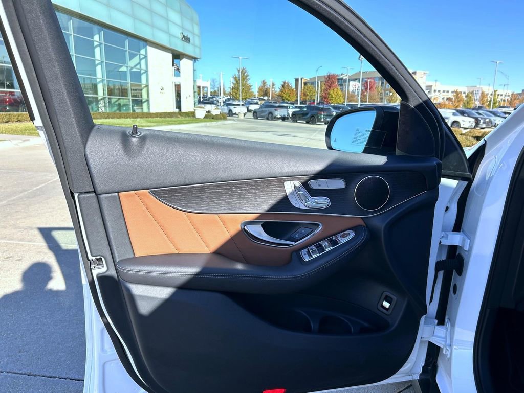 Used 2021 Mercedes-Benz GLC 300 4MATIC Coupe image 9