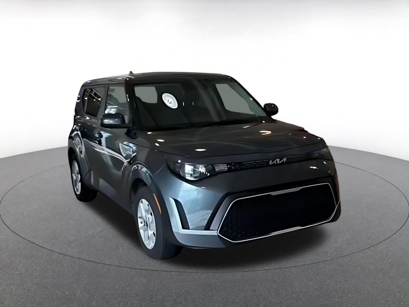Used 2025 Kia Soul LX w/ LX Technology Package FWD image 15
