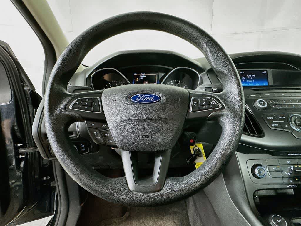 Used 2015 Ford Focus SE FWD image 15