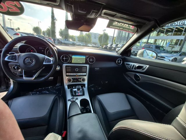 Used 2020 Mercedes-Benz SLC 300 image 17
