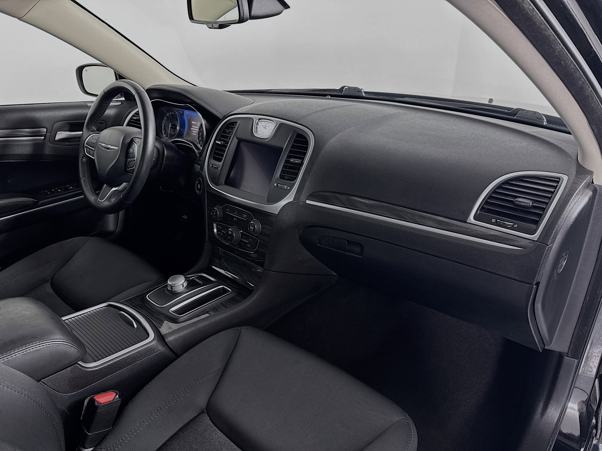 Used 2021 Chrysler 300 Touring w/ Sport Appearance Package RWD image 28