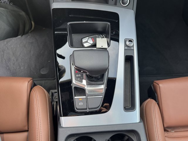 Certified 2025 Audi Q5 2.0T Premium w/ Convenience Plus Package image 19