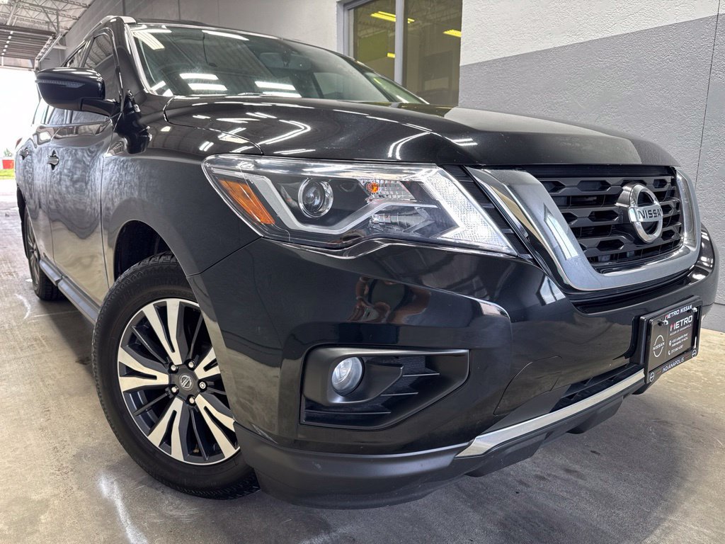 Used 2019 Nissan Pathfinder SV w/ SV All Weather Package FWD image 2