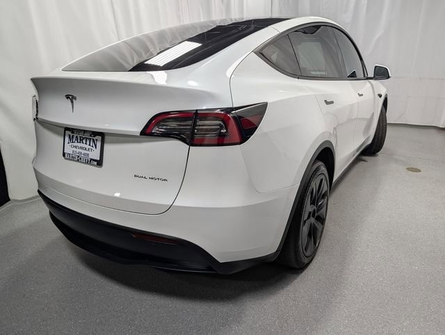 Used 2025 Tesla Model Y Long Range image 3
