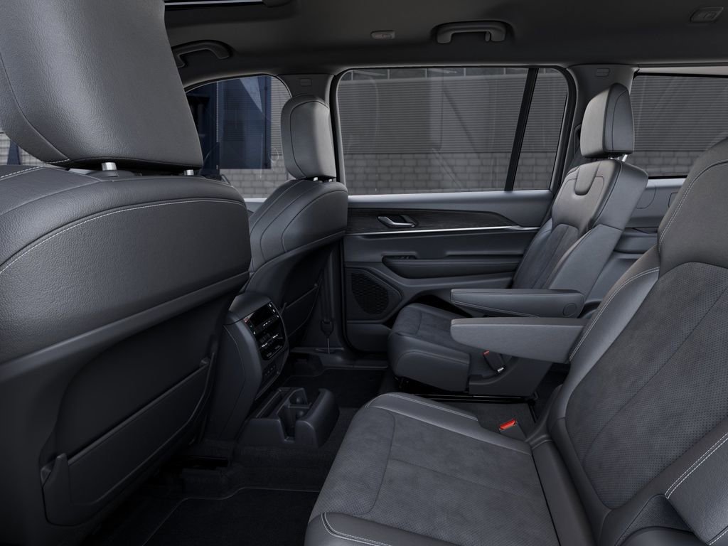 New 2026 Jeep Grand Cherokee L Laredo image 24