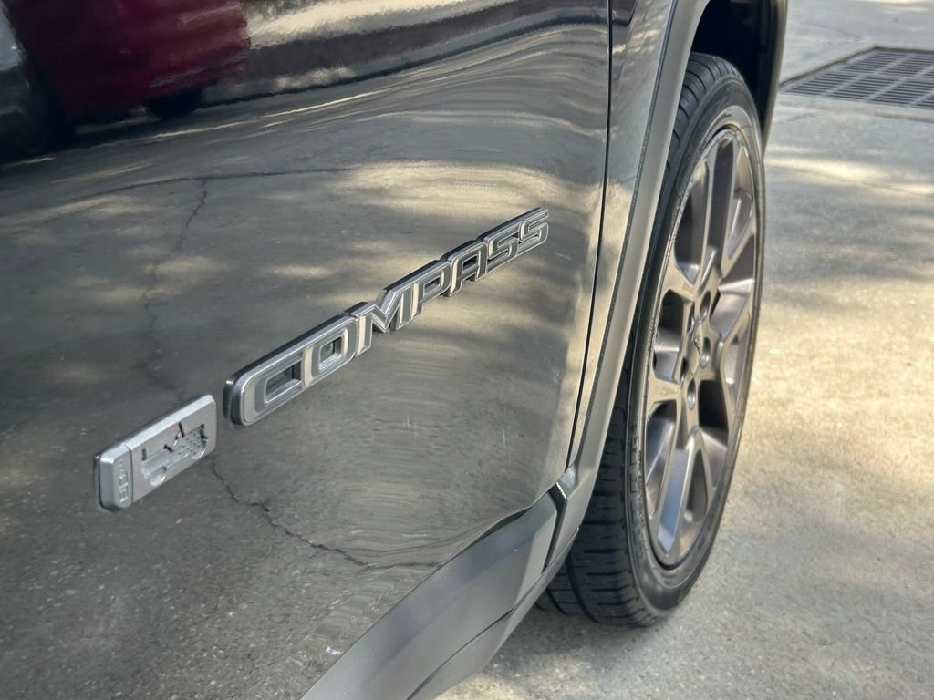 Used 2021 Jeep Compass Latitude FWD image 30