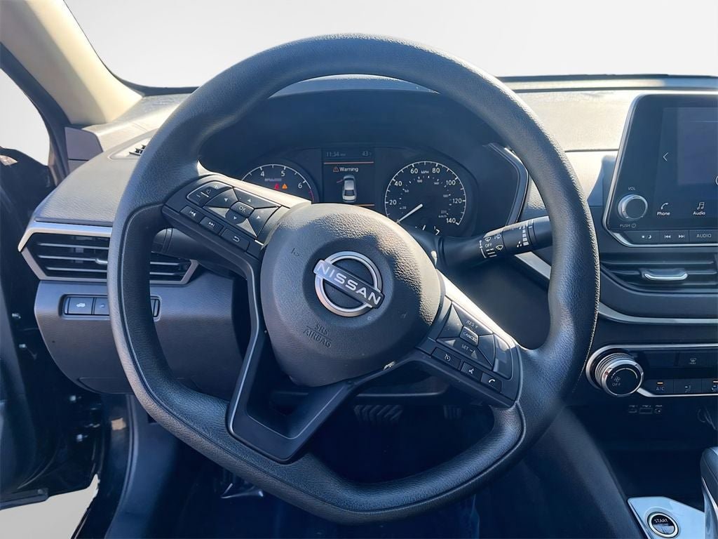 Used 2025 Nissan Altima 2.5 S FWD image 14