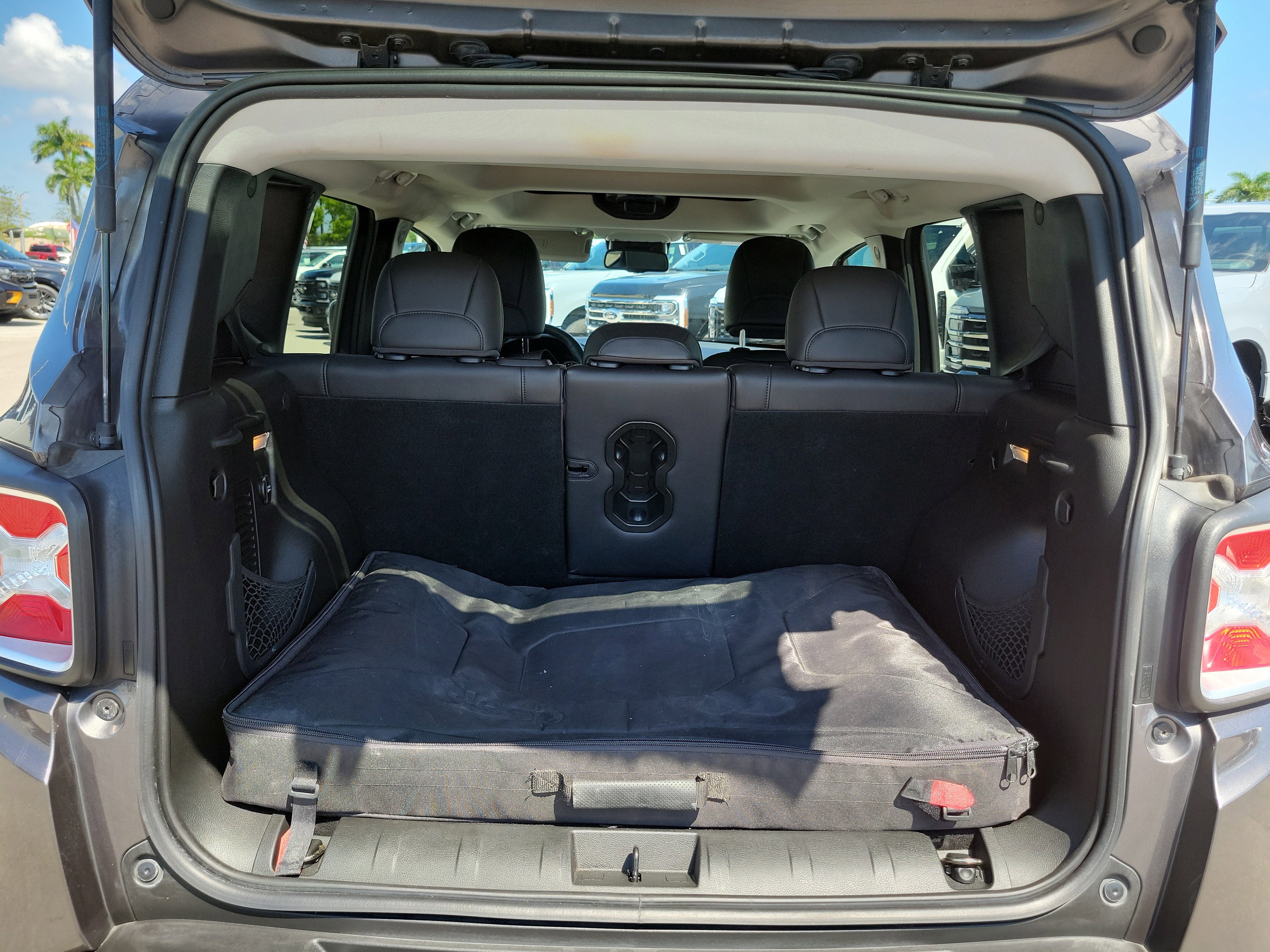 Used 2016 Jeep Renegade Limited AWD/4WD image 15