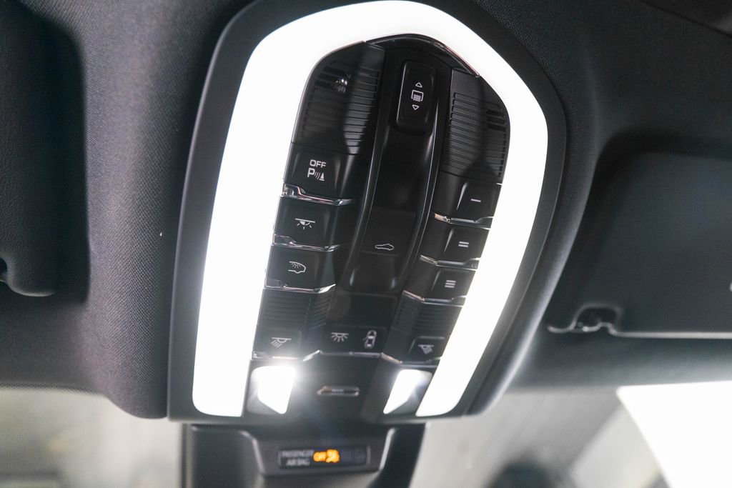 Certified 2026 Porsche Macan S AWD/4WD image 27
