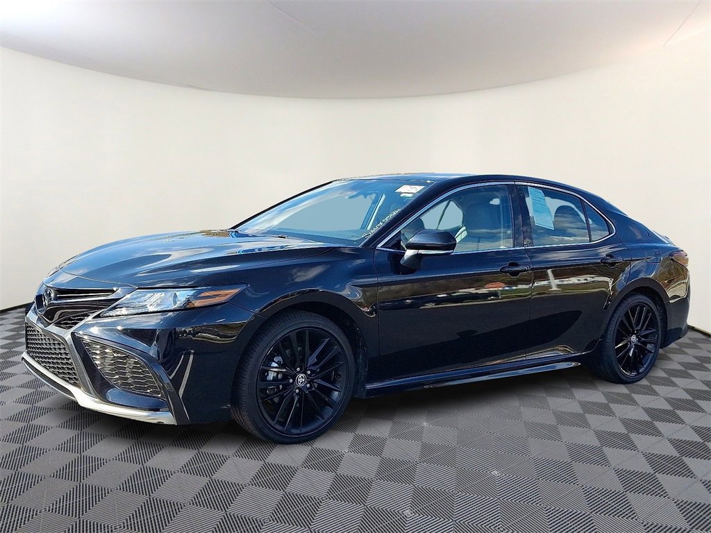 Used 2023 Toyota Camry XSE image 6
