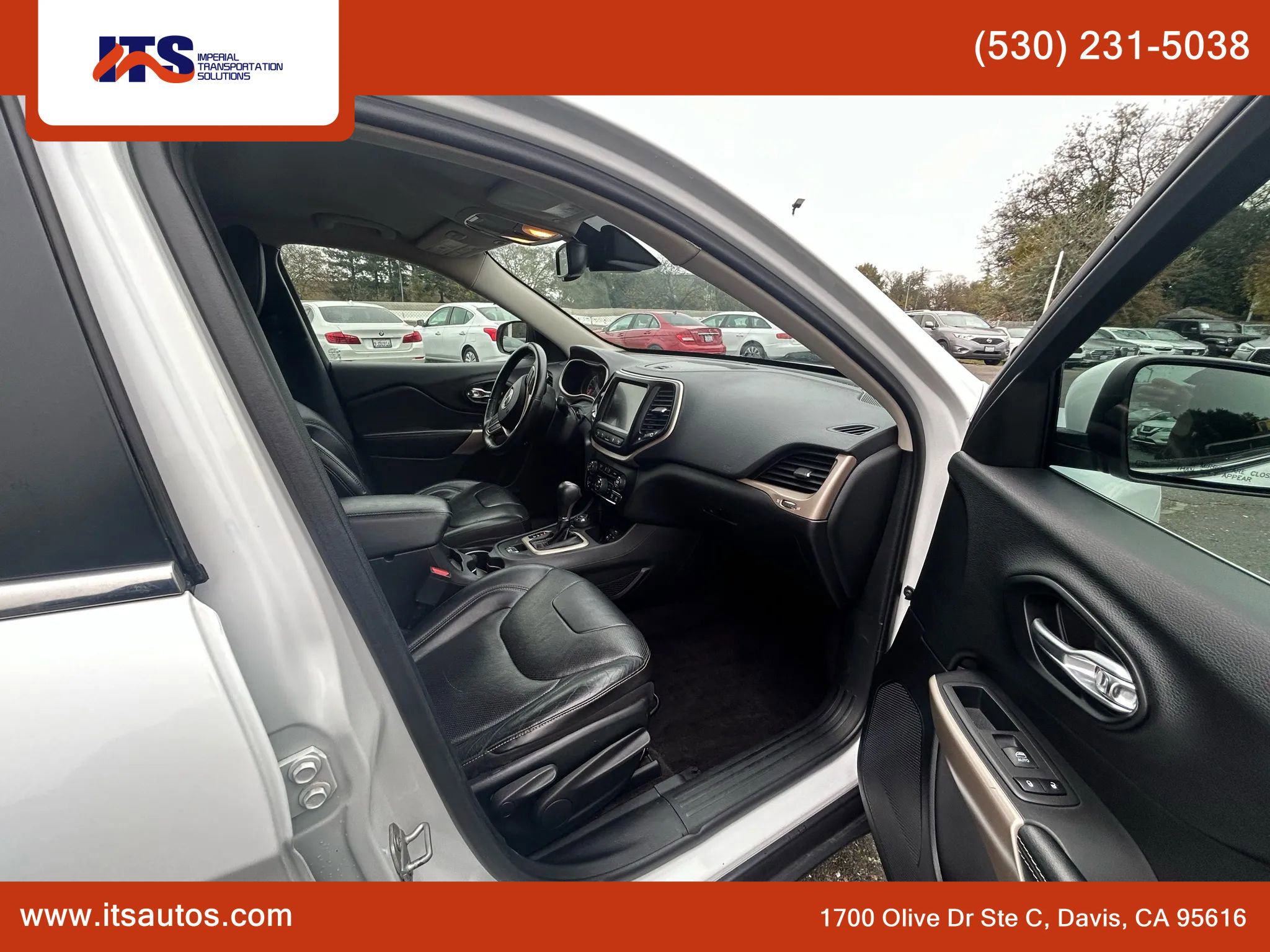 Used 2017 Jeep Cherokee Limited w/ Luxury Group image 12