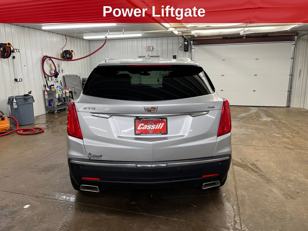 Used 2017 Cadillac XT5 FWD image 4