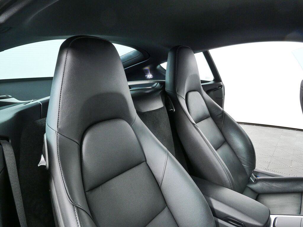 Certified 2019 Porsche 718 Cayman RWD image 19