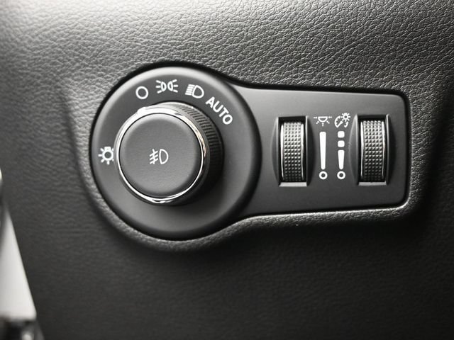 New 2025 Jeep Compass Latitude w/ Convenience Group AWD/4WD image 34