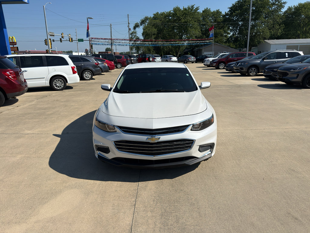 Used 2016 Chevrolet Malibu LT FWD image 2