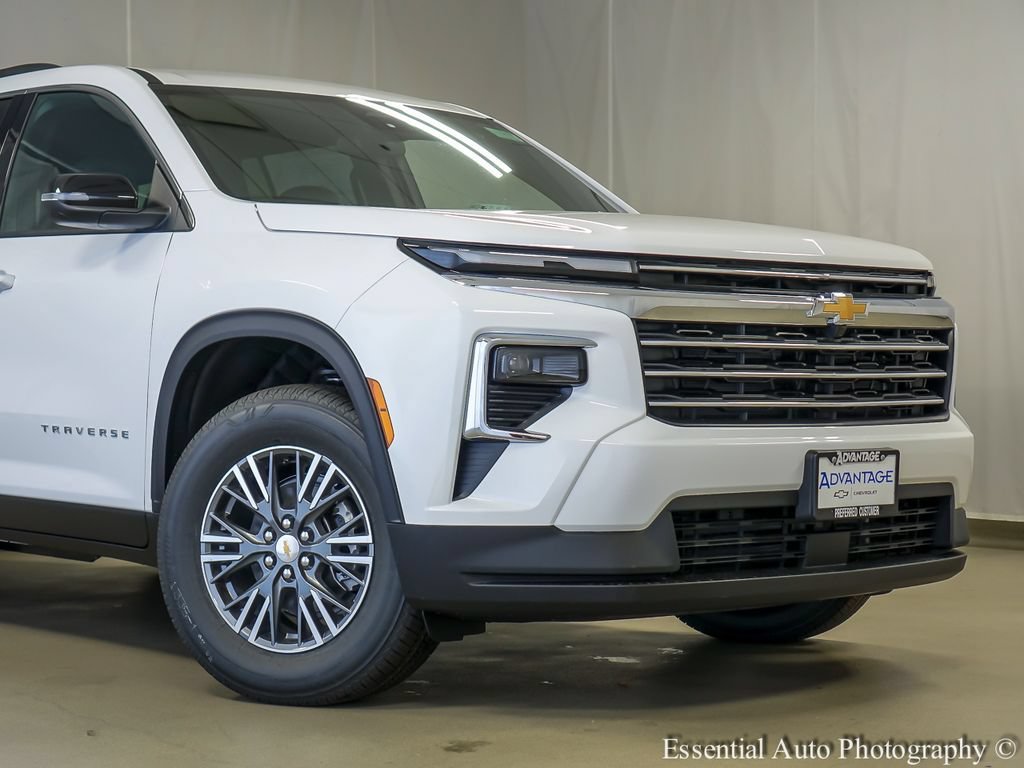 New 2026 Chevrolet Traverse LT w/ LPO, Floor Liner Package FWD video 3