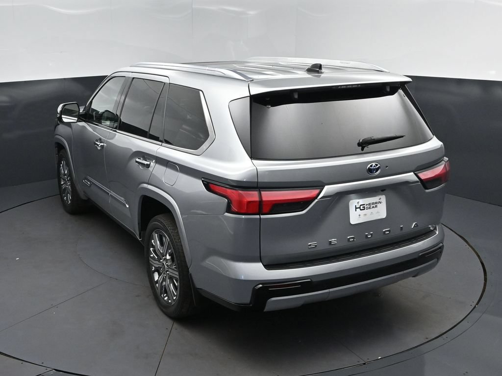 Used 2023 Toyota Sequoia Capstone AWD/4WD image 34