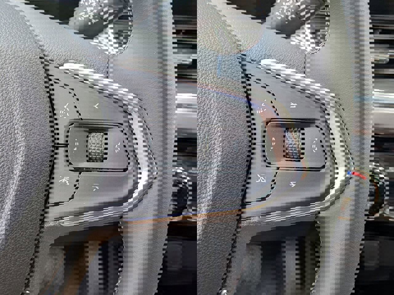 New 2026 Chevrolet Trax ACTIV w/ Sunroof Package image 11