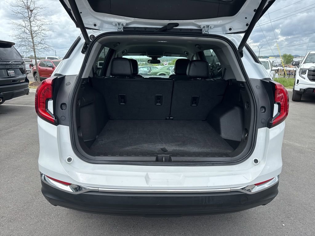 Used 2024 GMC Terrain SLT AWD/4WD image 28