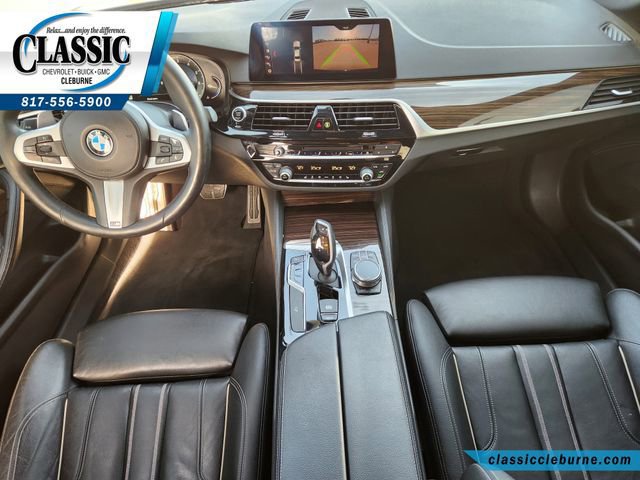 Used 2019 BMW 540i w/ M Sport Package image 2