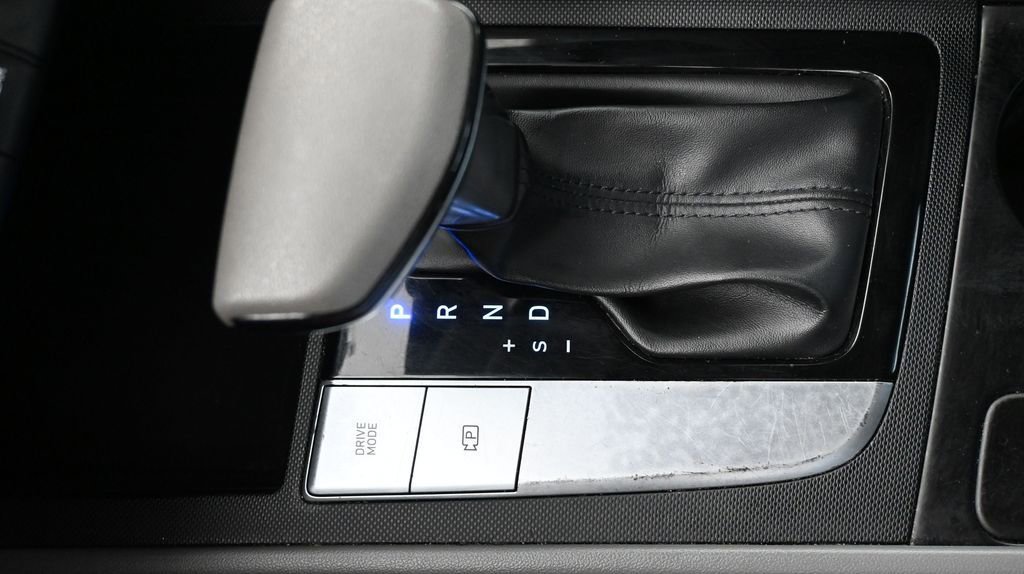 Used 2021 Hyundai Elantra SE FWD image 33
