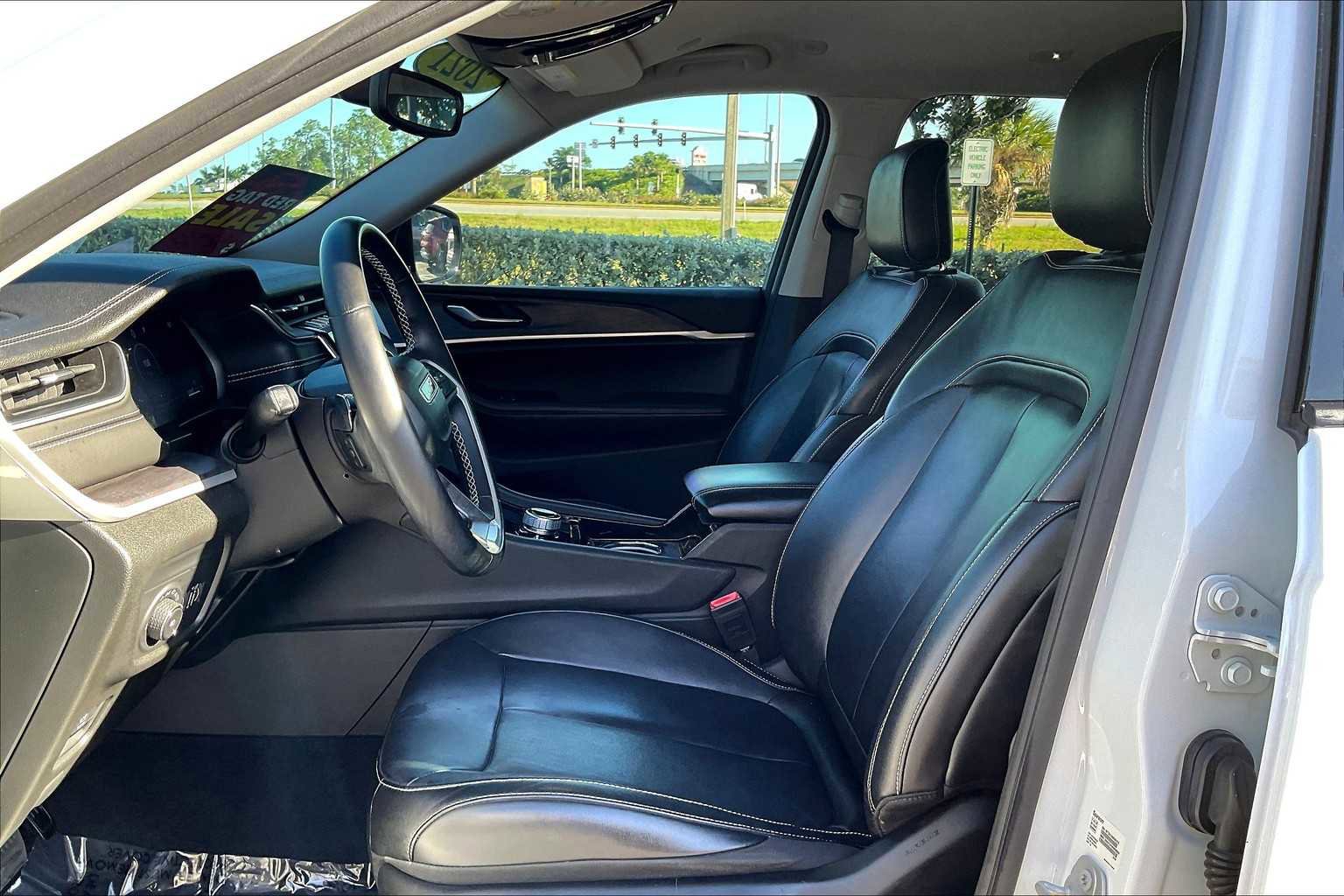 Used 2021 Jeep Grand Cherokee L Limited image 24