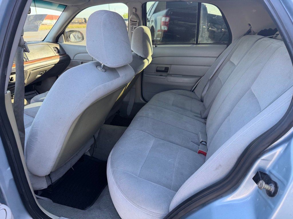 Used 2003 Ford Crown Victoria Police Interceptor image 28