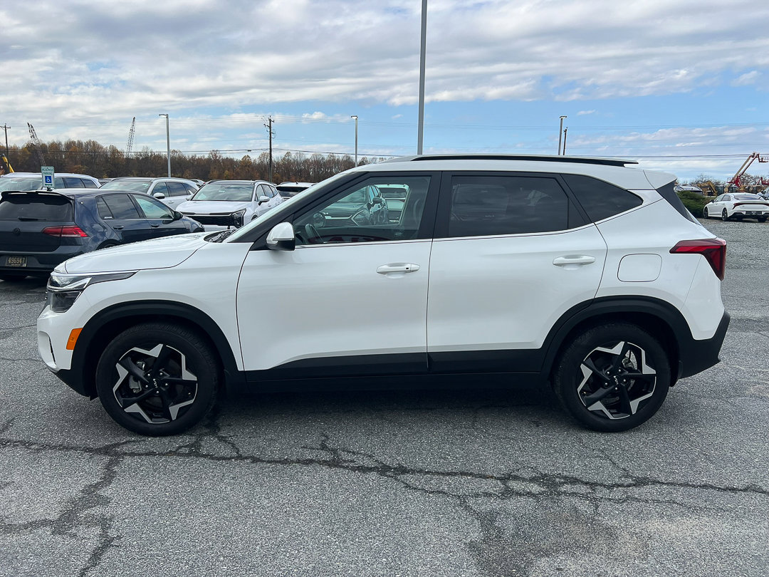 Used 2025 Kia Seltos EX w/ EX Sunroof Package image 2