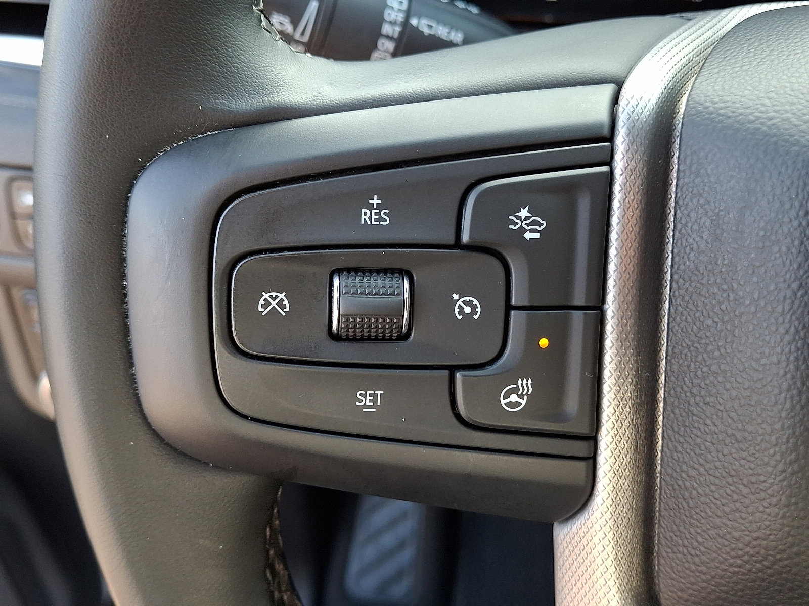 Used 2023 GMC Yukon XL Denali AWD/4WD image 24