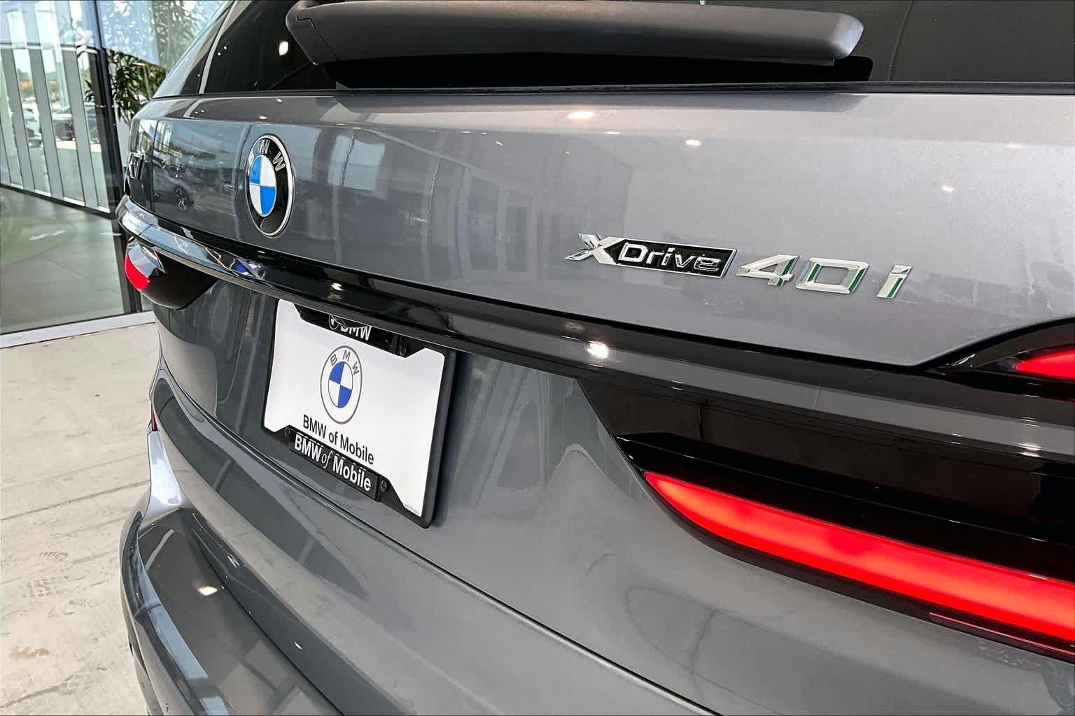 Used 2025 BMW X7 xDrive40i w/ M Sport Package AWD/4WD image 9