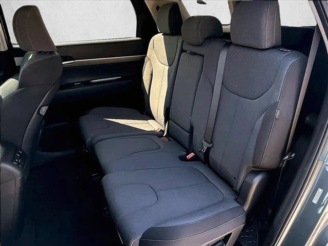 Used 2023 Hyundai Palisade SE w/ Cargo Package FWD image 27