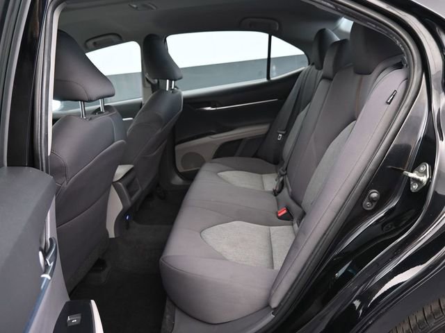 Used 2020 Toyota Camry LE image 28