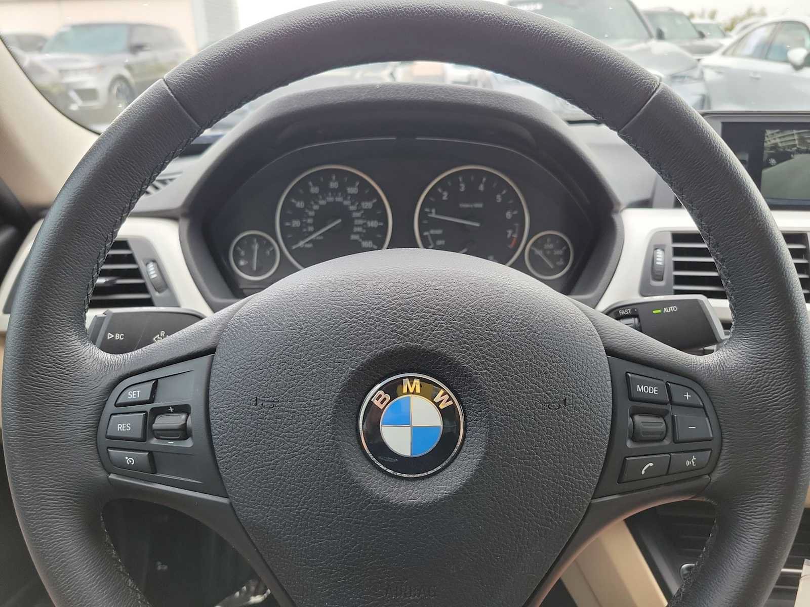 Used 2018 BMW 320i Sedan RWD image 20