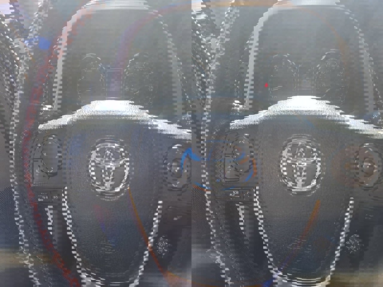 Used 2018 Toyota RAV4 LE w/ Carpet Mat Package image 9