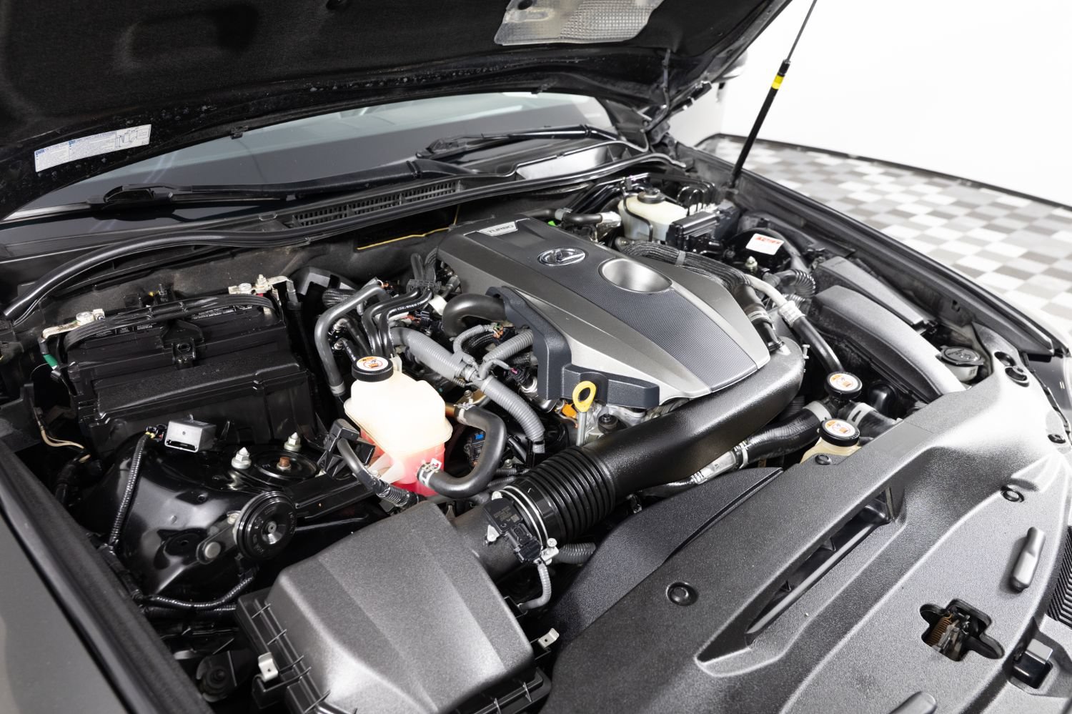 Used 2017 Lexus IS 200t RWD image 39