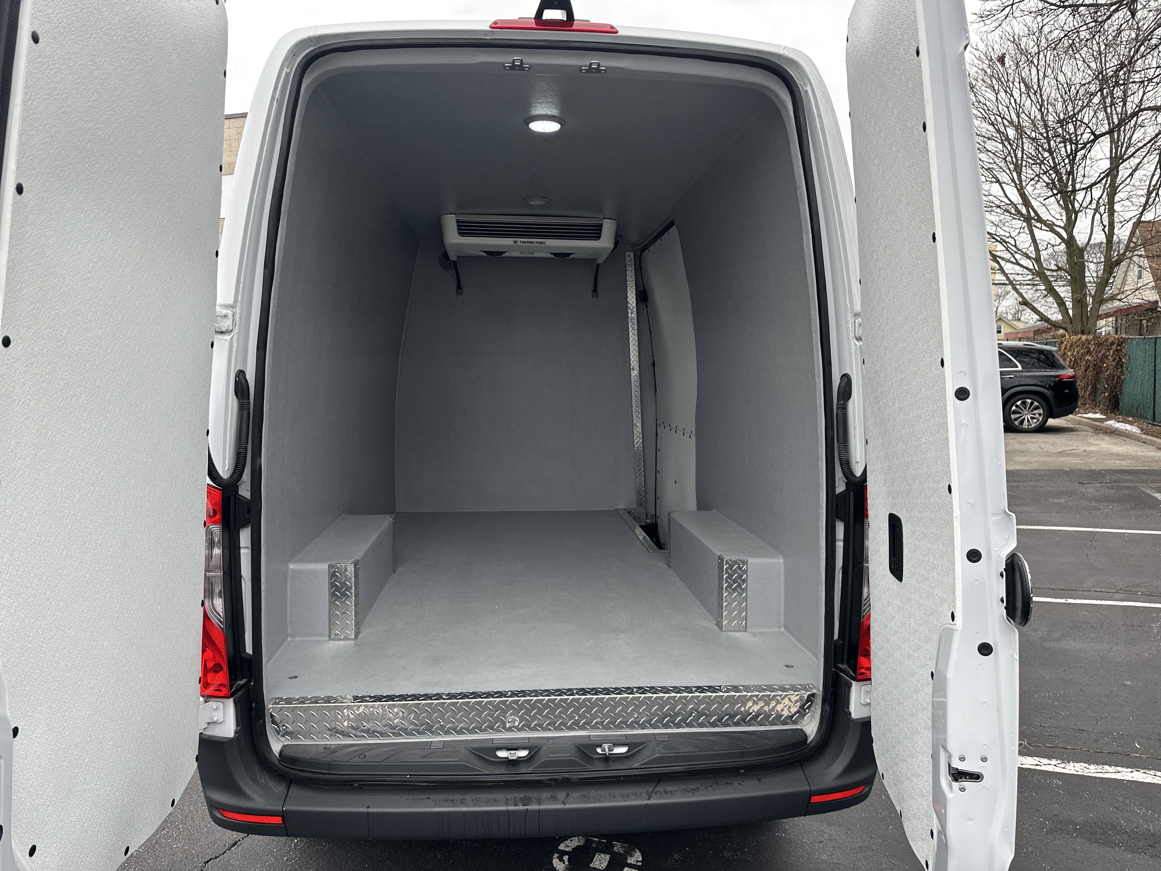 Used 2025 Mercedes-Benz Sprinter 2500 image 16