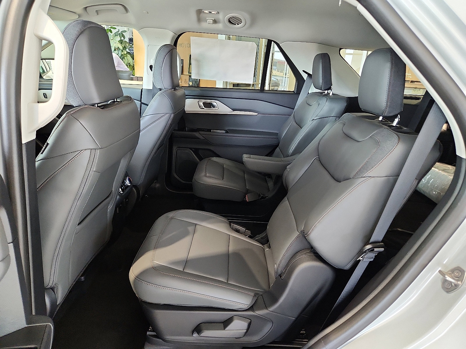 New 2025 Ford Explorer Active w/ Active Comfort Package image 10