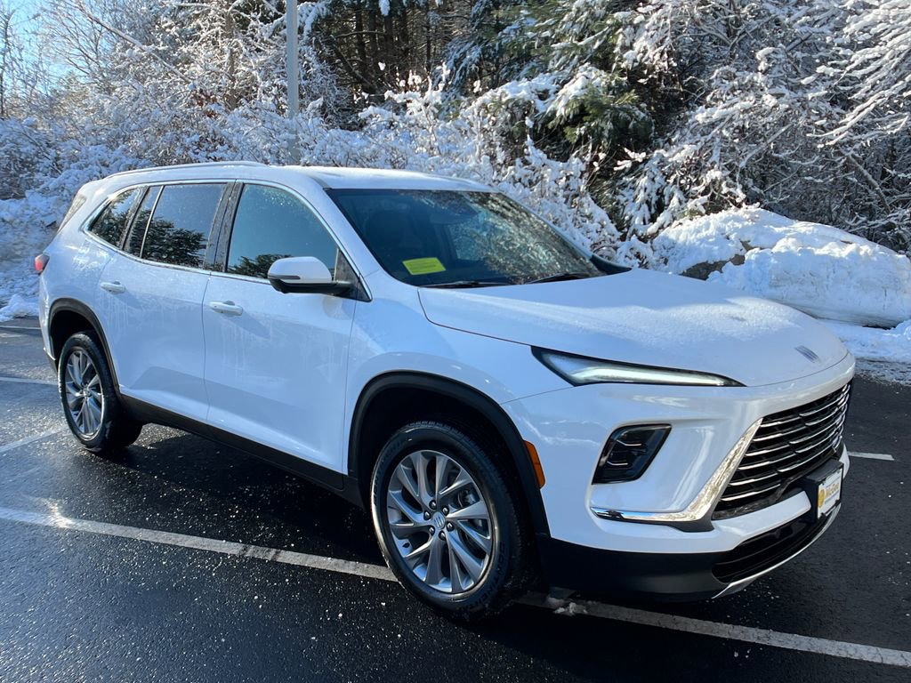 Used 2025 Buick Enclave Preferred image 7