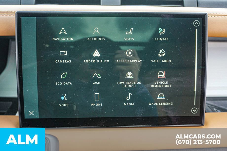 Used 2023 Land Rover Defender 130 SE image 36