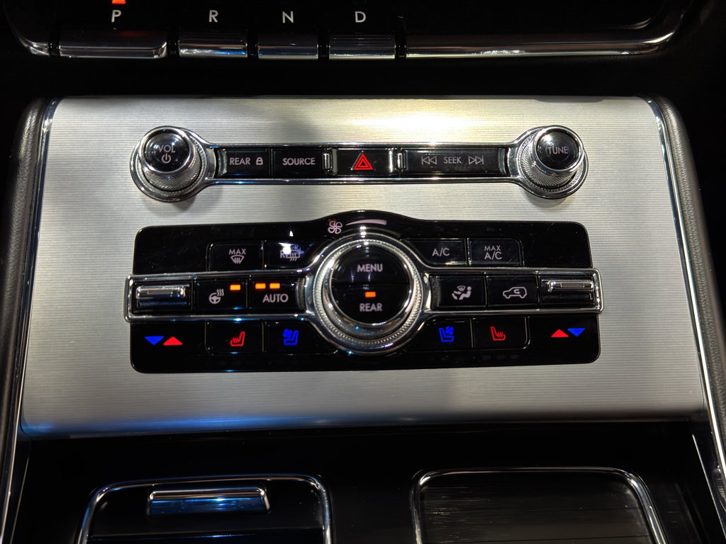 Used 2023 Lincoln Aviator Reserve w/ Equipment Group 201A image 32