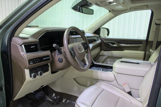 Used 2023 GMC Yukon Denali w/ Max Trailering Package image 9