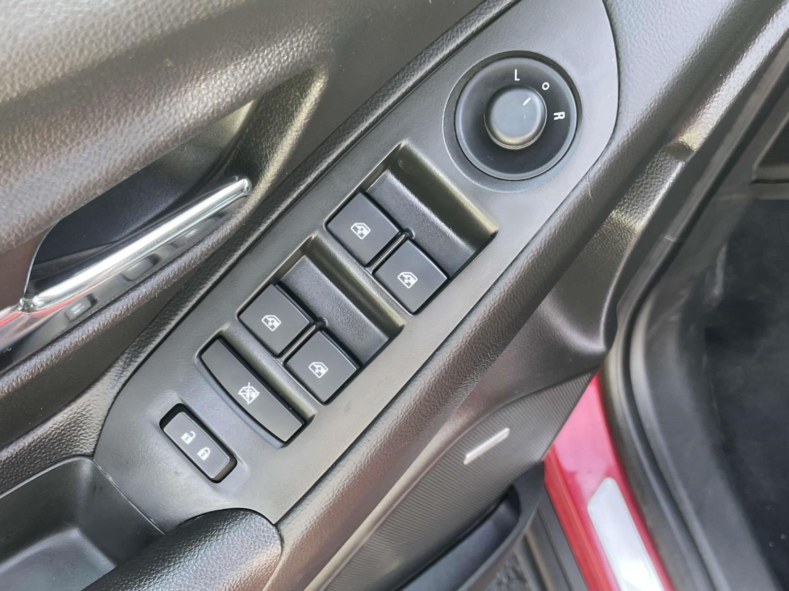 Used 2015 Chevrolet Trax LTZ FWD image 17