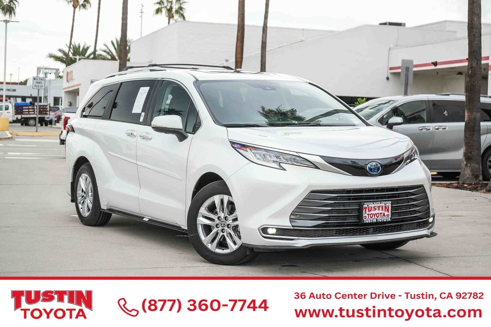 Certified 2024 Toyota Sienna Limited AWD/4WD image 1