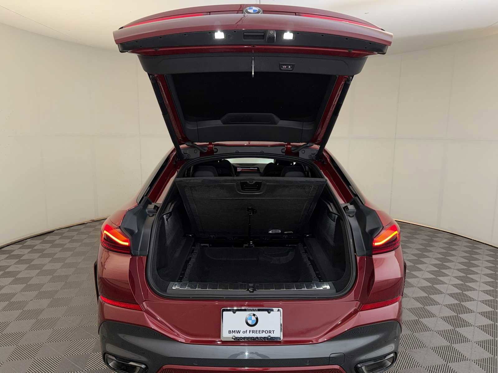 Used 2022 BMW X6 xDrive40i w/ M Sport Package image 24